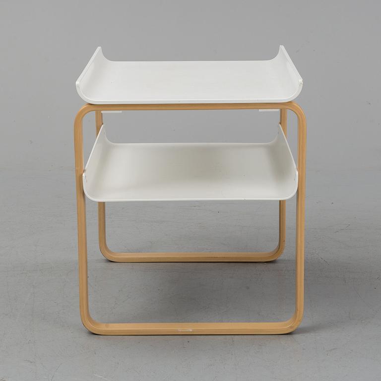 A ALVAR AALTO MODEL 915 SIDE TABLE.