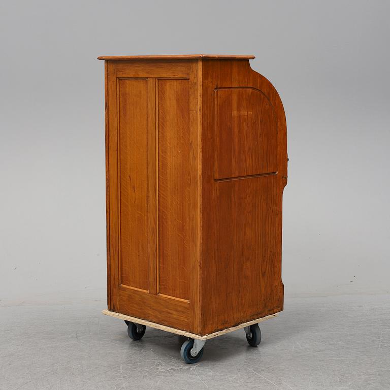 A cabinet from the forst half of the 20th century.