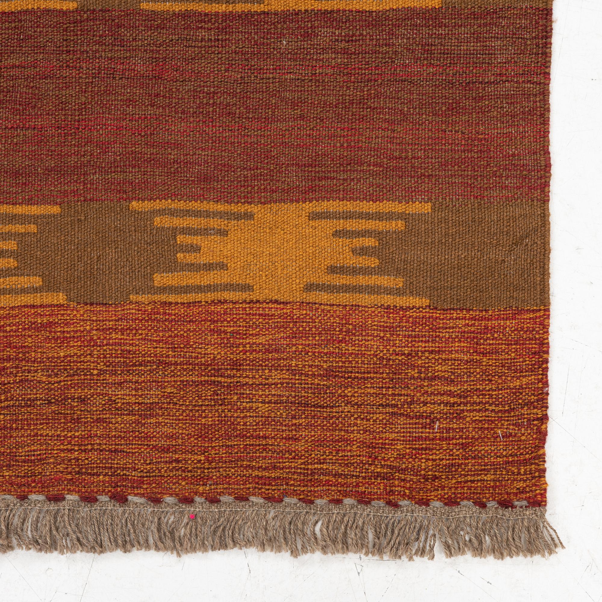 A persian kilim rug, c 196 x 154 cm.