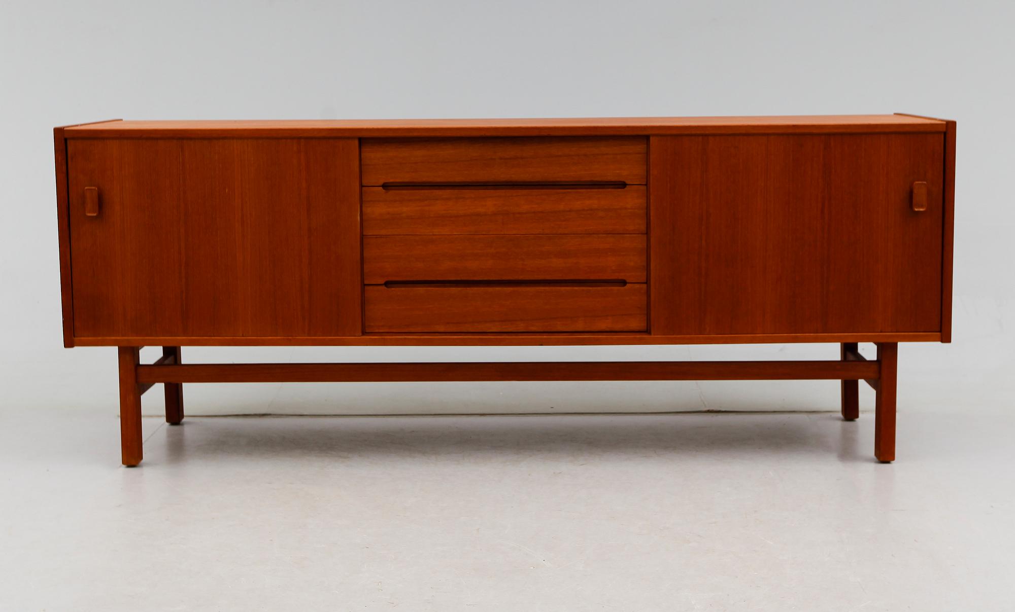 SIDEBOARD, "Arild", Nils Jonsson, Troeds, 1900-talets andra hälft.