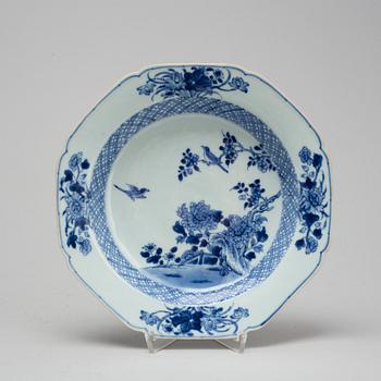 Six blue and white export porcelain dishes, Qing dynasty, Qianlong (1736-95).