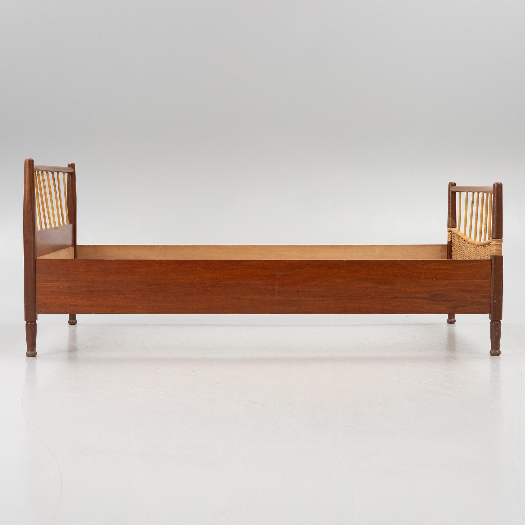 Josef Frank, sängram, modell 949, Firma Svenskt Tenn.