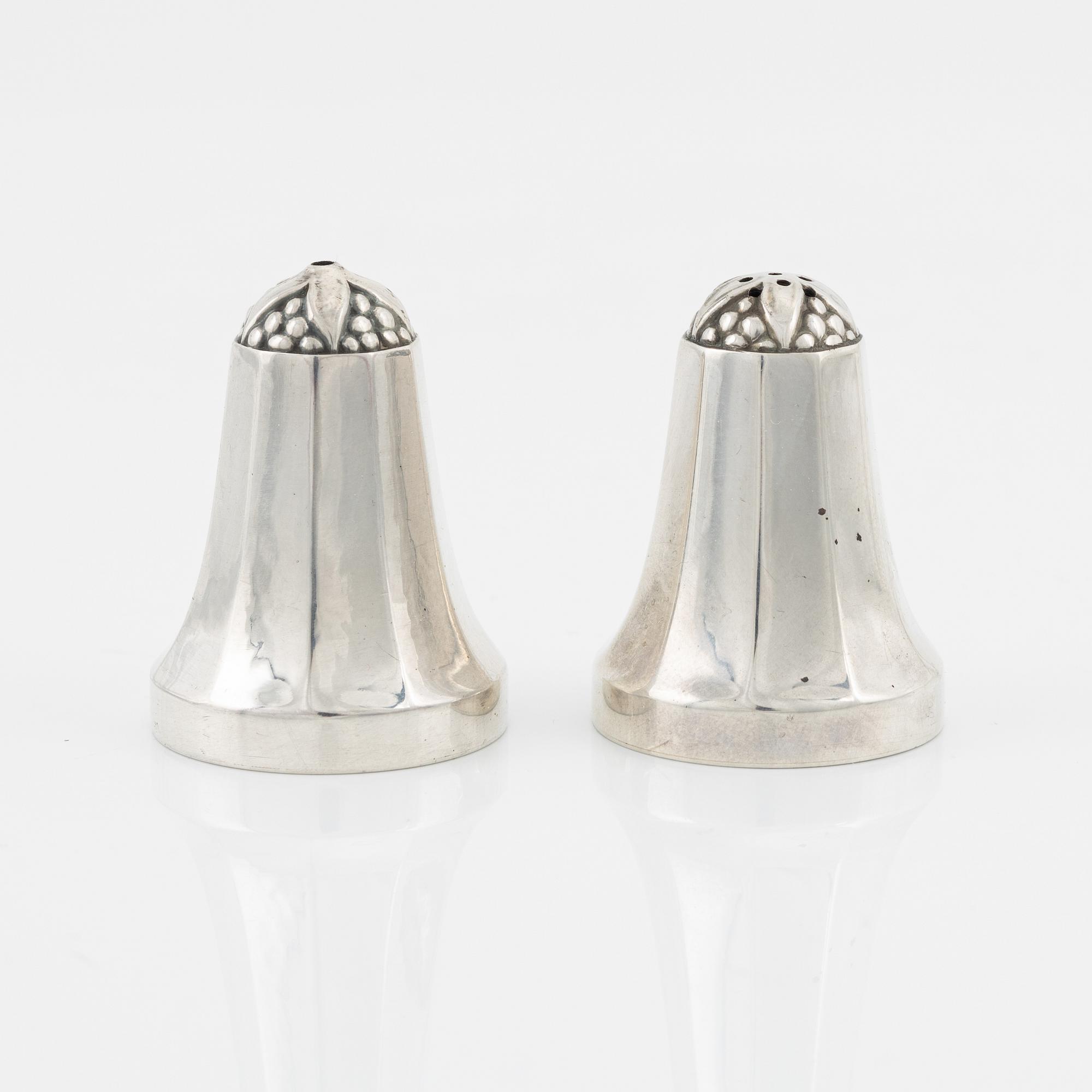 Georg Jensen, salt- och pepparkar, silver, dessin 423A, Danmark.