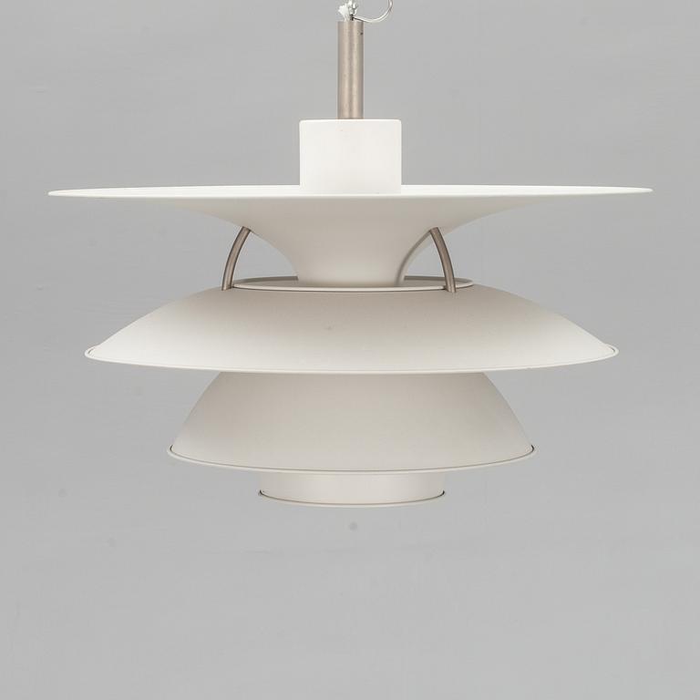 TAKLAMPA, "Charlottenborg PH 6 1/2-6", Ebbe Christensen, Sophus Frandsen och Poul Henningsen, Louis Poulsen.