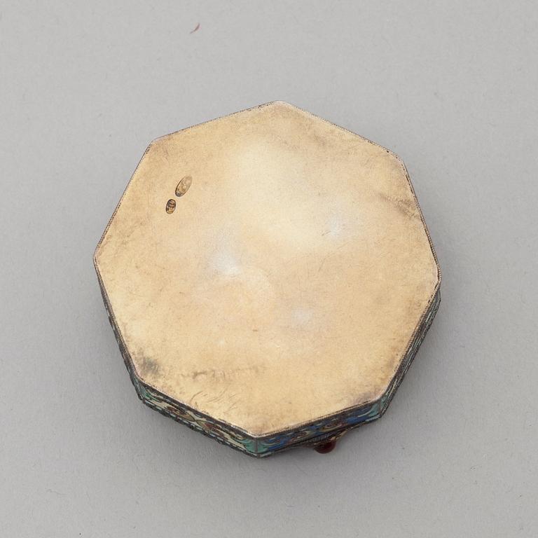 A Russian 20th century silver-gilt and enamel box, unidentified makers mark, Moscow 1908-1917.