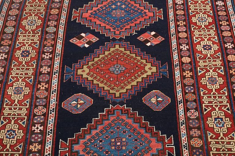 MATTO, an antique/semi-antique Caucasian, probably a Kuba, ca 362,5 x 134-140 cm.
