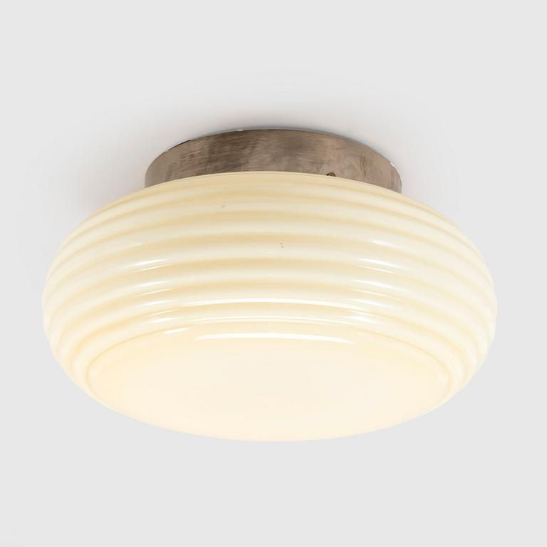 Paavo Tynell, a 1940's '1621' ceiling light for Taito.