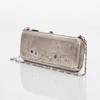 Aftonväska, silver, med färgade stenar, Moskva 1908-1926.