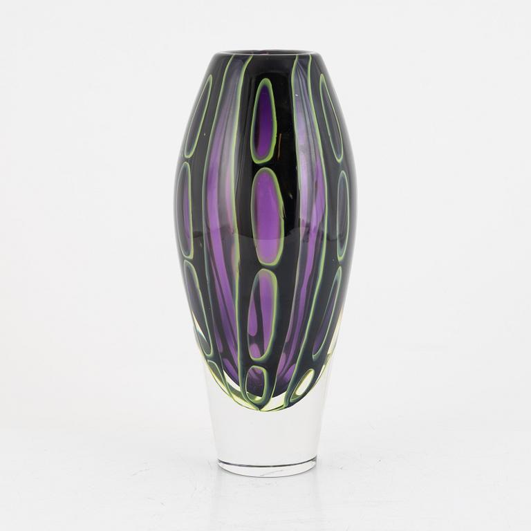 Martti Rytkönen, a 'graal' vase, Orrefors, 2001.