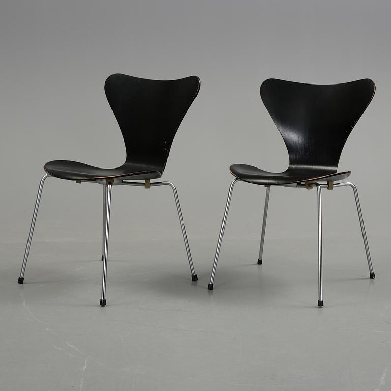 STOLAR, ett par, "Sjuan", Arne Jacobsen, Fritz Hansen.