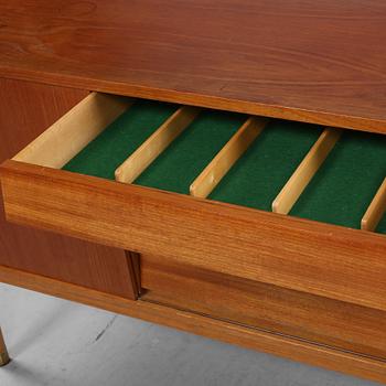SIDEBOARD, "Trio", Nils Jonsson, Troeds, 1900-talets andra hälft.