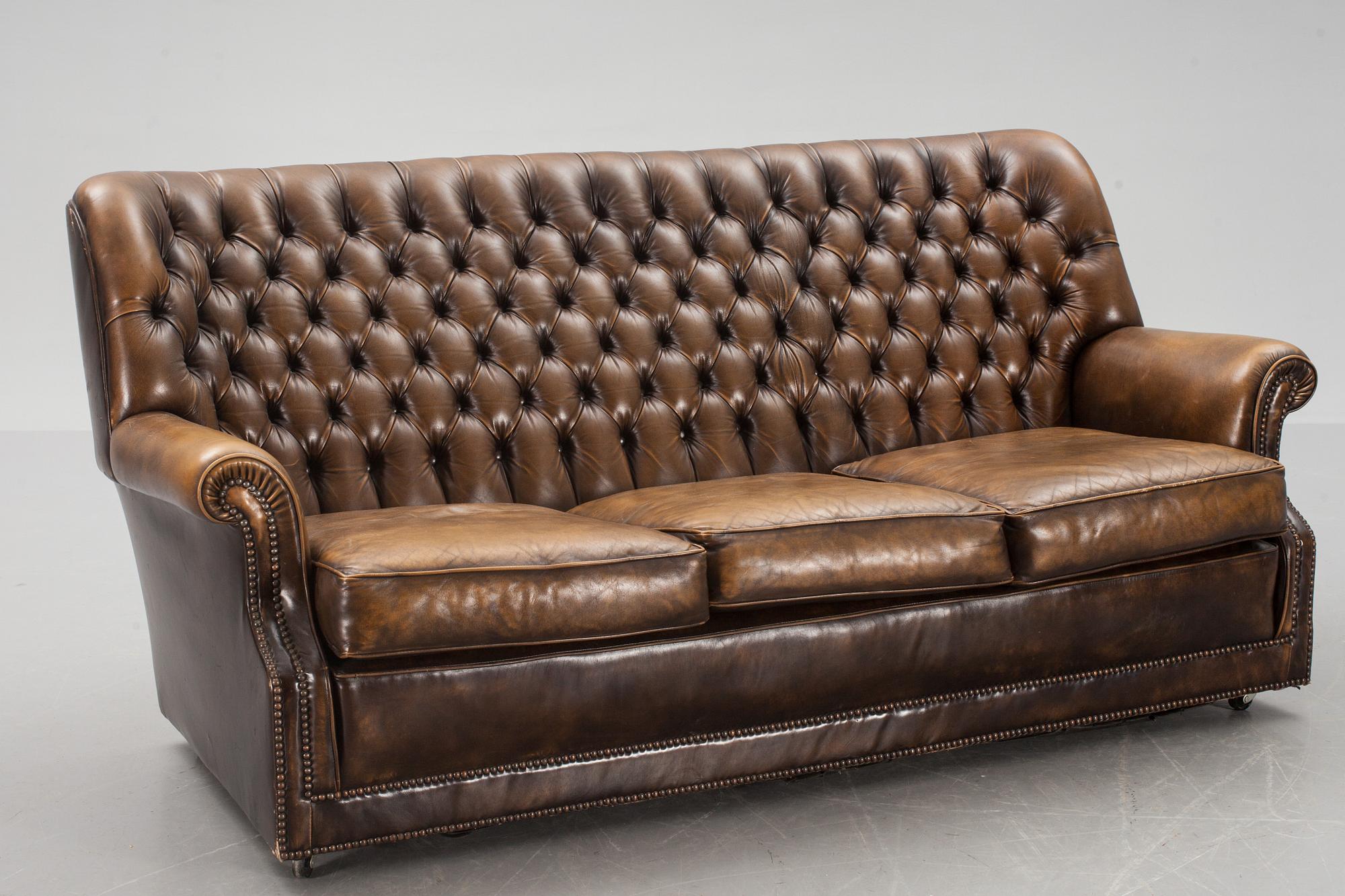 SOFFA, Chesterfieldmodell. England, 1900-talets andra hälft.