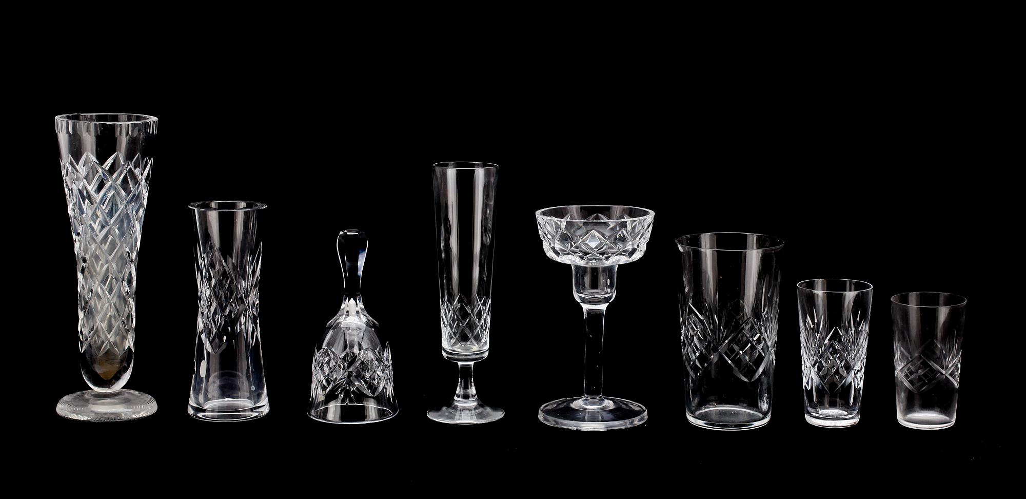 GLASSERVISDELAR, 80 delar, "Helga", Sverige 1900-talets första del.