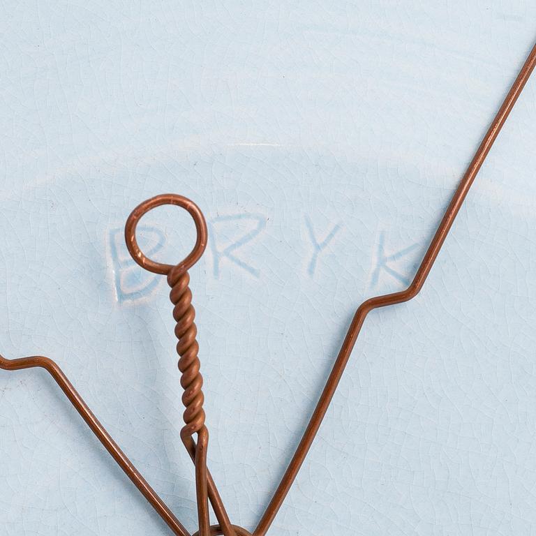 RUT BRYK, lautanen, fajanssia, signeerattu BRYK.