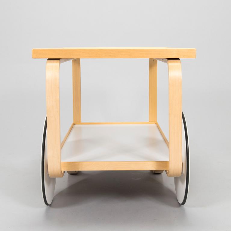 Alvar Aalto, serveringsvagn, modell 901, Artek 2009.