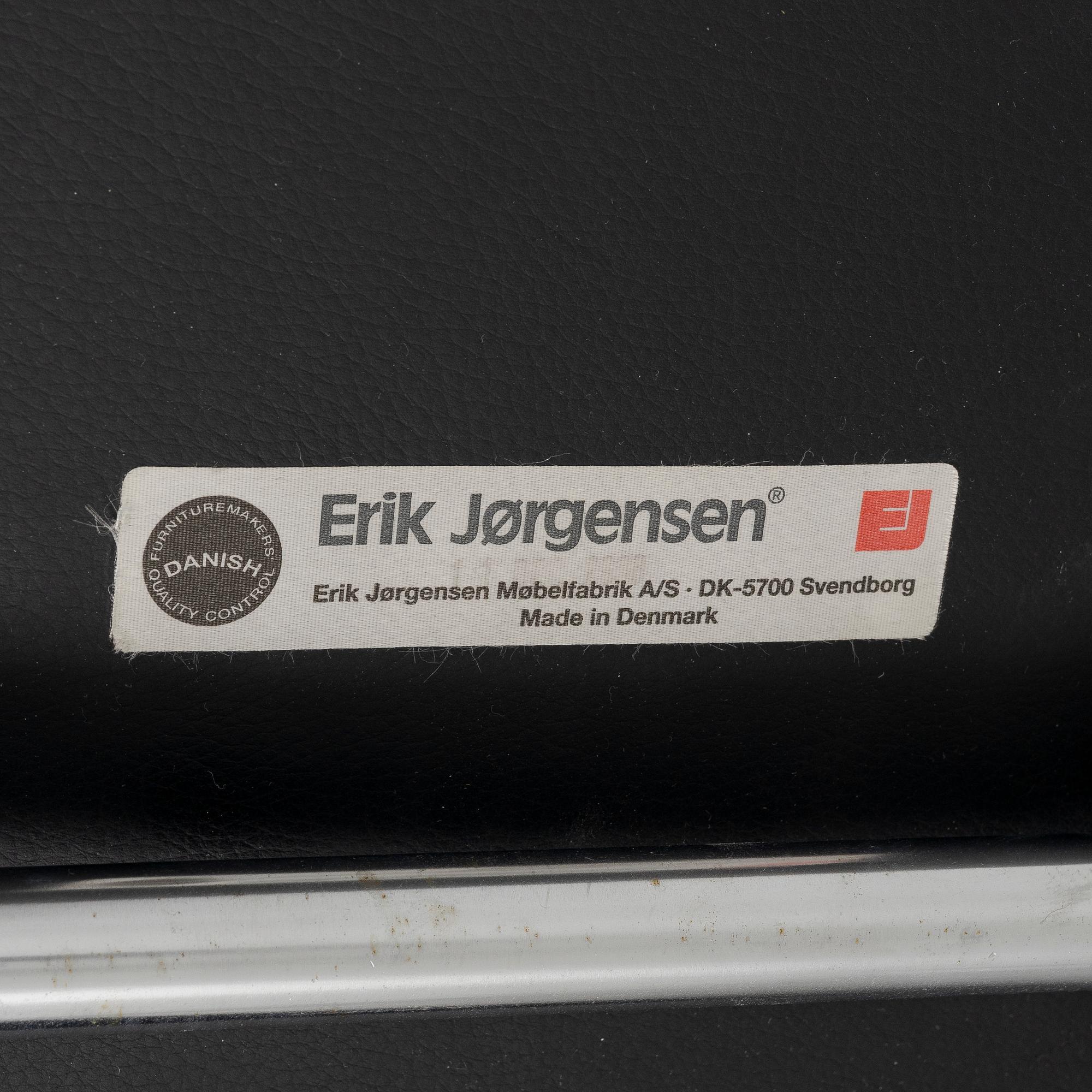 Hans J. Wegner, fåtölj med fotpall, "Ox Chair", EJ-100, Erik Jørgensen Møbelfabrik A/S, Svendborg, Danmark.