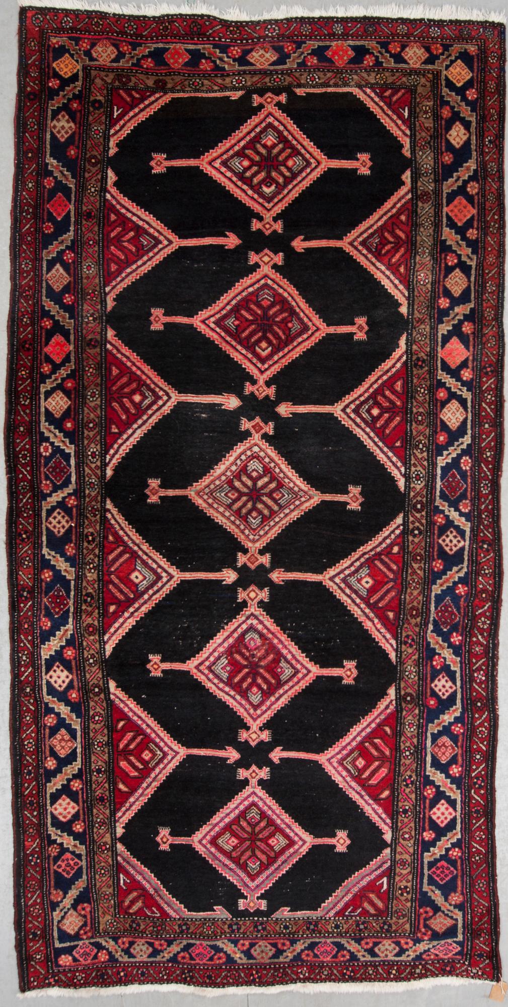MATTA, västpersisk, 1900-talets slut. Ca 284 x 145 cm.