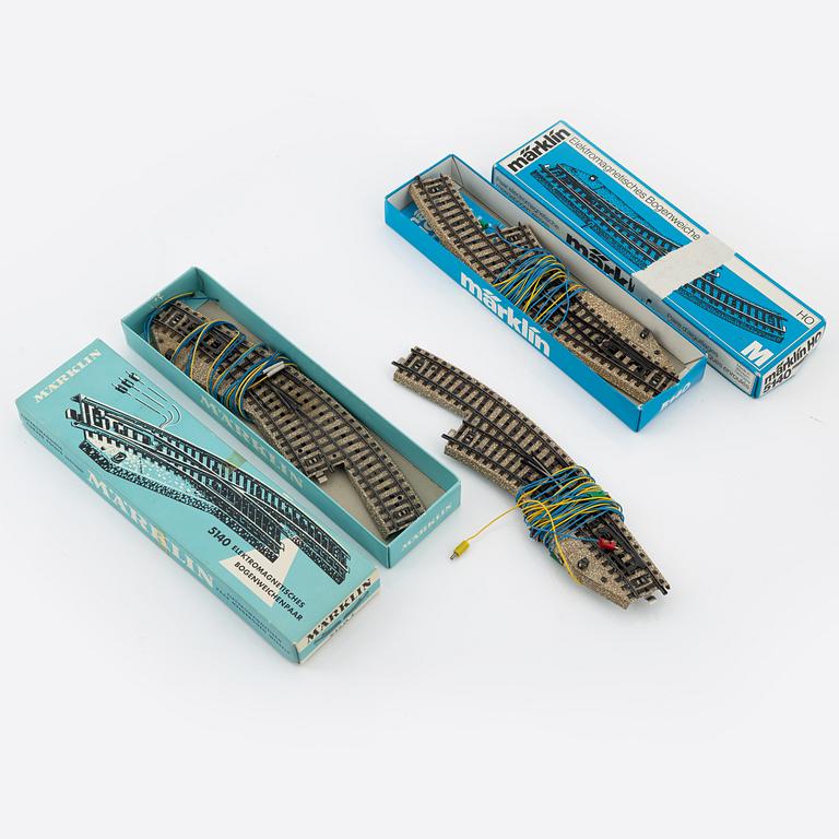 Märklin, växlar, elektriska, 8 par samt 2 korsväxlar.