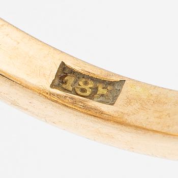 Ring in 18K gold set with old-cut diamonds, circa 1900.