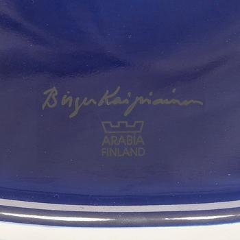 Birger Kaipiainen, a decorative ceramic dish, marked Birger Kaipiainen Arabia Finland.