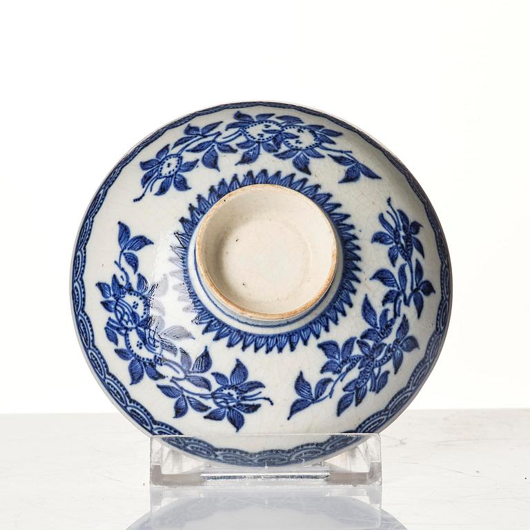 A blue and white soft paste 'three abundances' bowl with cover and a bowl, Qing dynasty, 18th century.