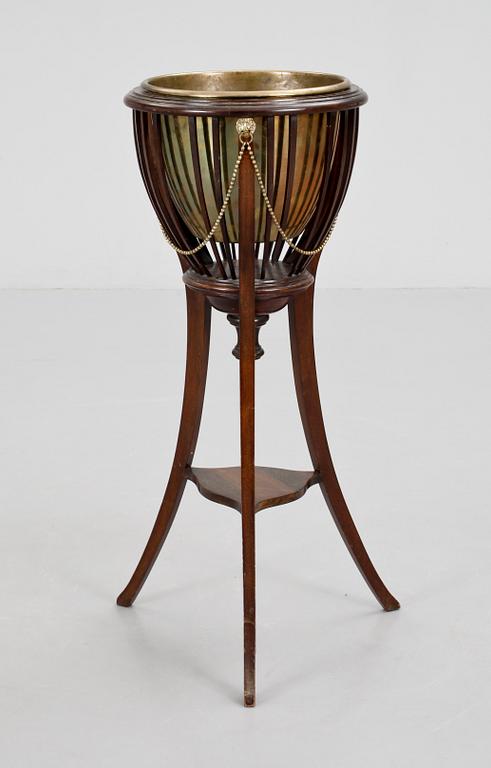 VINKYLARE, regencystil, England omkring 1900.