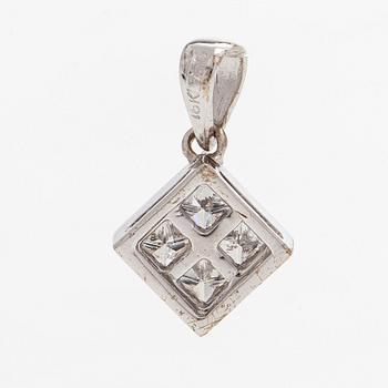 Pendant, princess-cut diamonds, 18K white gold.