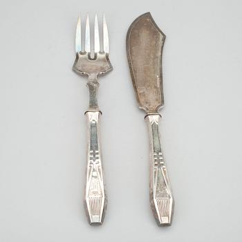 SERVERINGSBESTICK, 2 st, silver, Åbo 1912, Auran kultaseppä. Vikt 350 g.