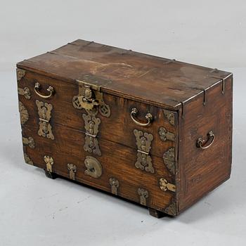 KISTA, orientalisk, omkring 1900-talets mitt.