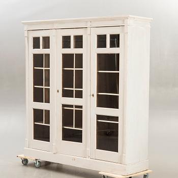 A painted display cabinet early 1900s.