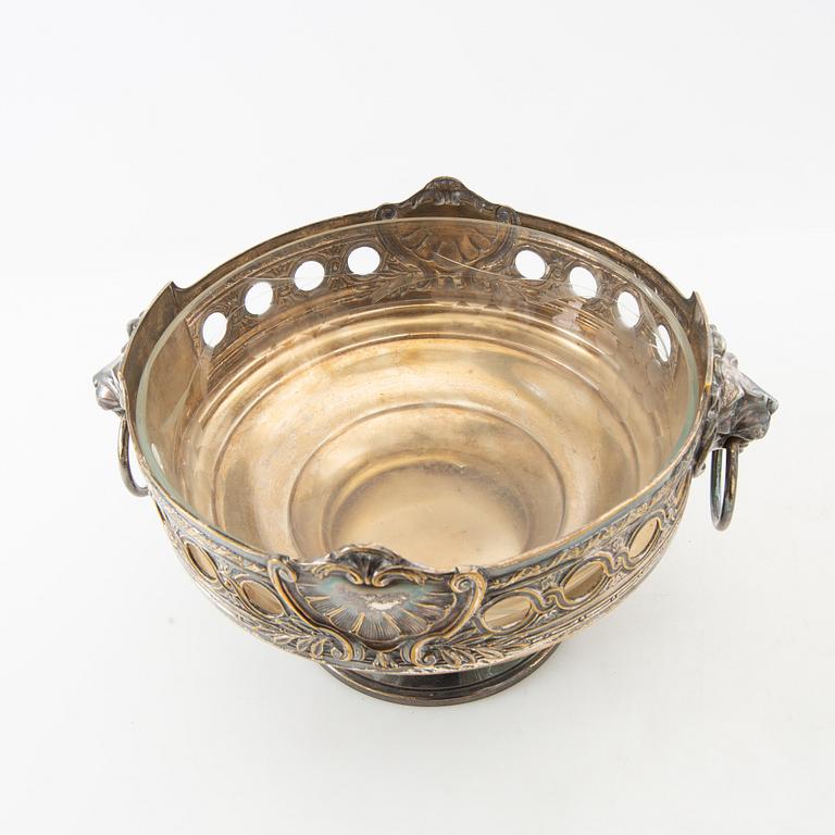 Bowls on foot, 2 pcs including GAB silverplate, early 20th century.