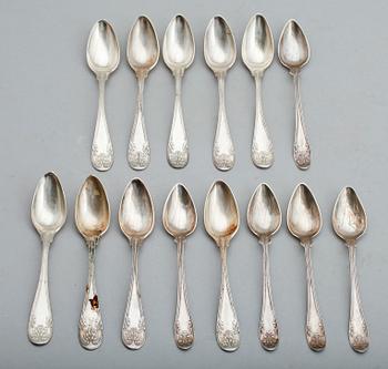 TESKEDAR, 14 st snarlika, silver, svenska stämplar, 1800-tal. Vikt ca 309 g.