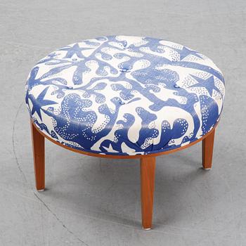 Josef Frank, a model 647 ottoman, Svenskt Tenn.