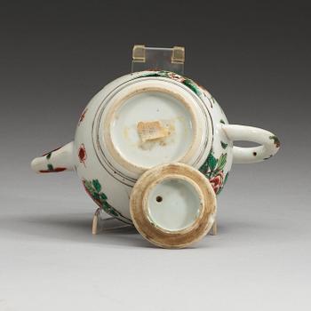 TEKANNA med LOCK, porslin. Qing dynastin, Kangxi (1662-1722).
