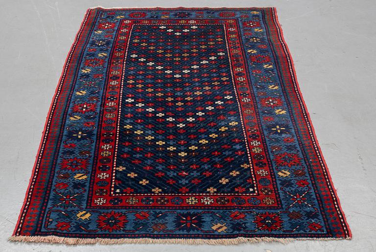 Rug, semi-antique, Caucasian, ca 228 x 129 cm.