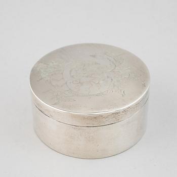 A Swedish 18th century parcel-gilt box with cover, makers mark of Pehr Zethelius, Stockholm 1797.