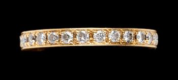 1105. RING, sk eternityring, briljantslipade diamanter, tot. ca 0.80 ct.