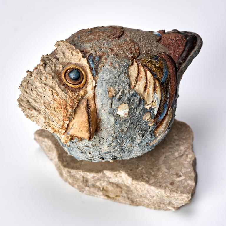 Tyra Lundgren, a stoneware sculpture of a bird, Sweden 1960s-70s.