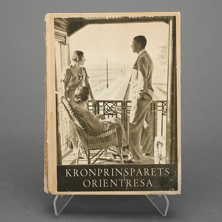 BOK, "Kronprinsparets orientresa", Saxon och Lindström, Stockholm 1935.