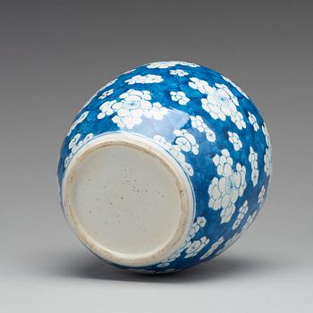 BOJAN, porslin. Qingdynastin, Kangxi (1662-1722).