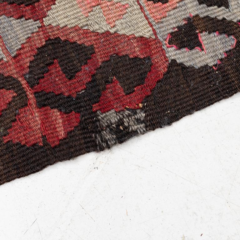 Rug, Kelim, approx. 305 x 195-200 cm.