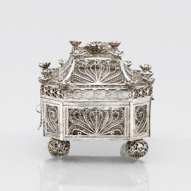 A 19th Century silver box, possibly marks of Vasily Potsov Moscow 1843.