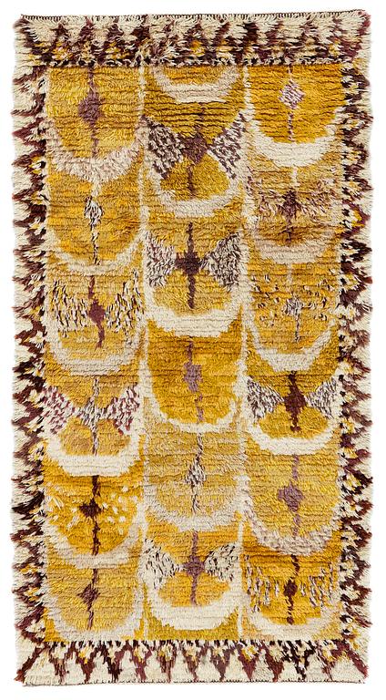 Marianne Richter, A CARPET, "Fjädern, gul", knotted pile, ca 180,5 x 91,5 cm, signed AB MMF MR.