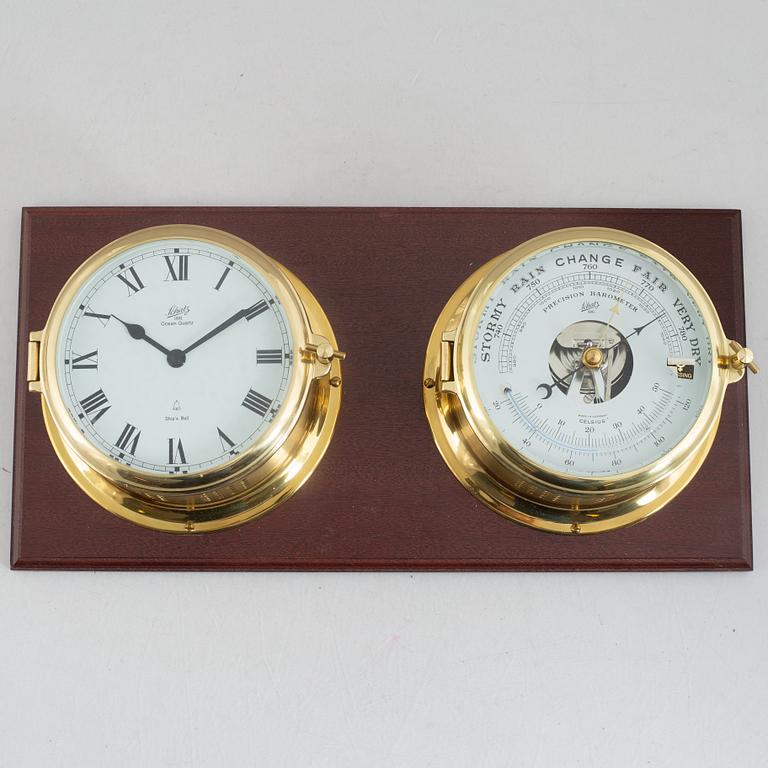 A barometer and a ship's clock, quartz, Shatz, second half of the 20th century.
