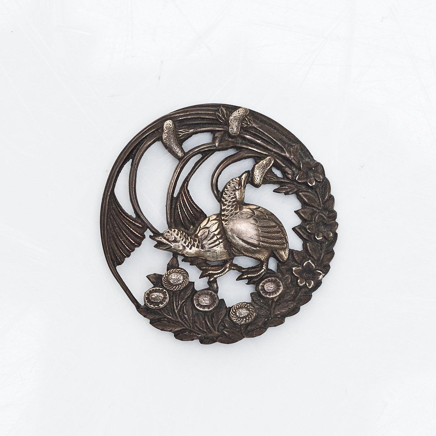 Kagamibuta netsuke samt ask med lock, lack, Japan, 1800-tal.