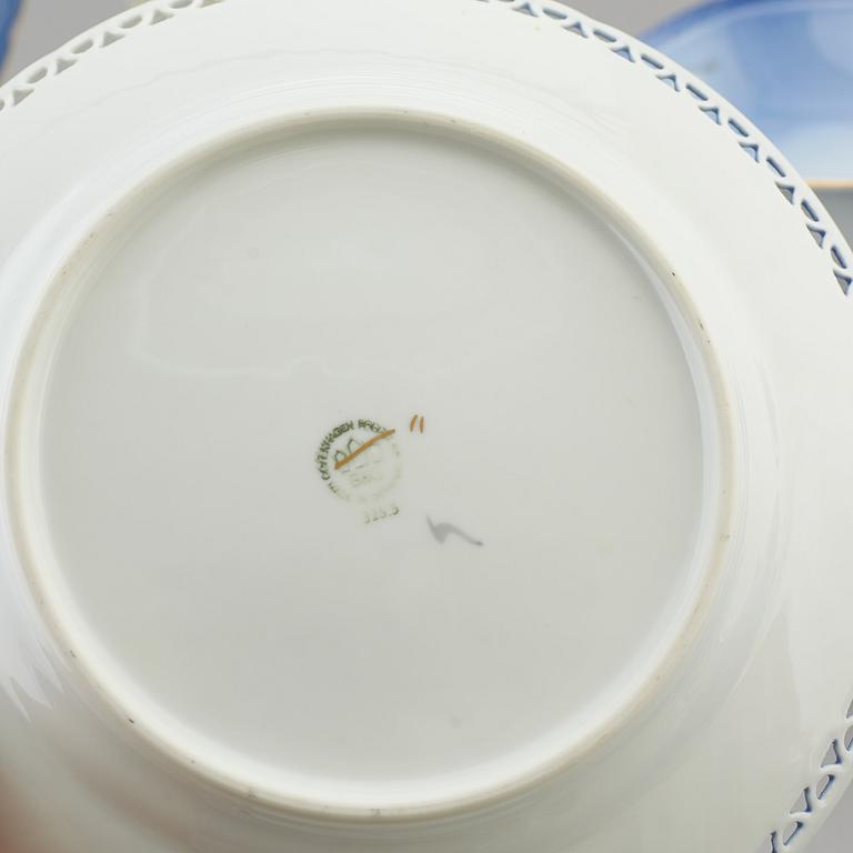 A 'Måsen' service, Bing & Grøndahl (52 pc).
