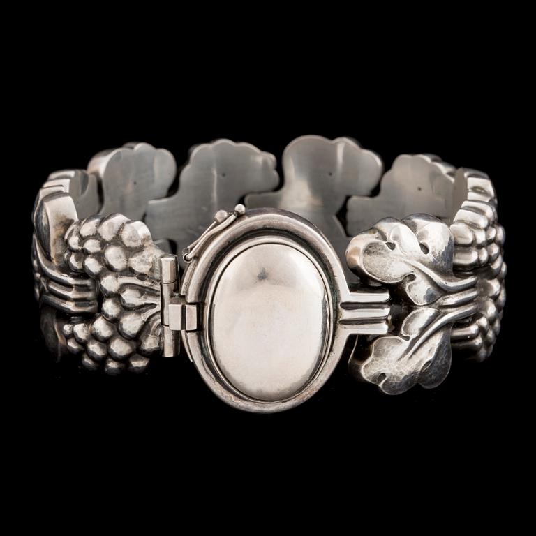 GEORG JENSEN, armband, sterlingsilver, designerad 1920-tal, med stämpel för efter 1945.