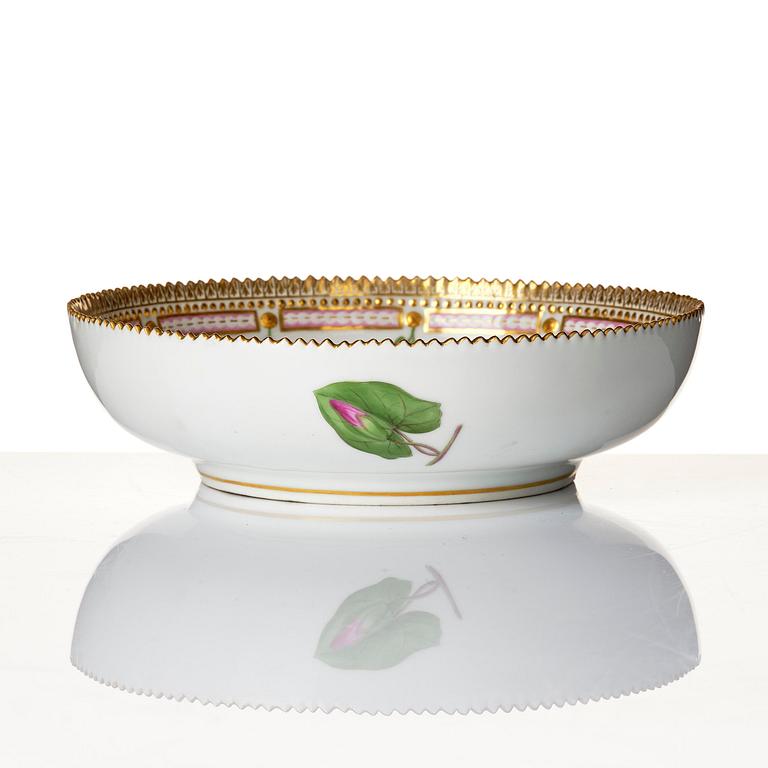 A Royal Copenhagen 'Flora Danica' bowl and serving dish, Denamark, 20th century.