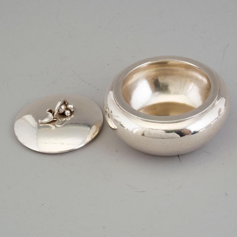 HARALD NIELSEN, sockerskål nr 875, sterling silver för Georg Jensen, Köpenhamn, 1933-44.