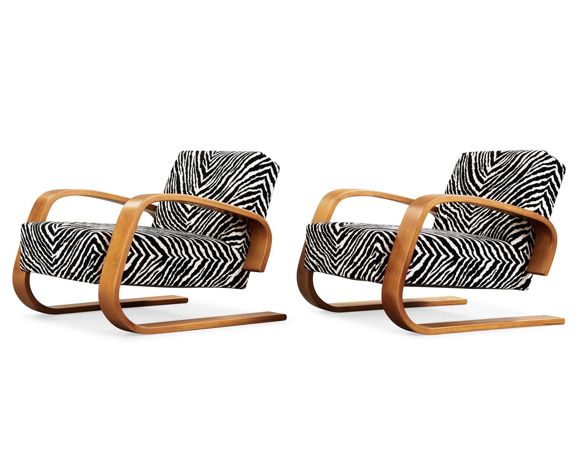 Alvar Aalto, fåtöljer, ett par, modell nr 400, Artek, Finland.